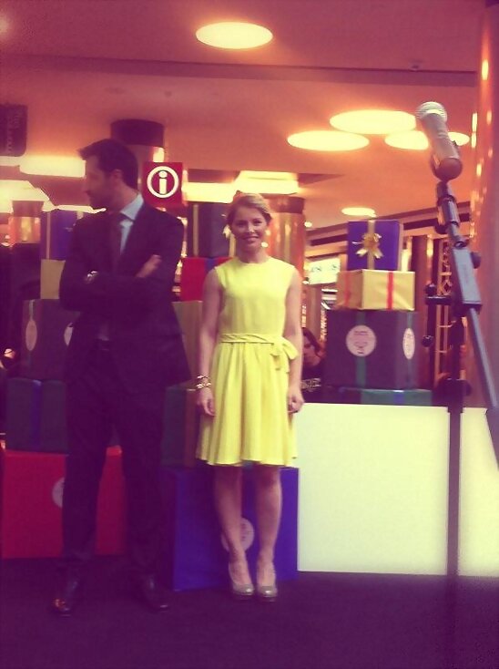 [HOY LUNES 16-4-2012, FOTO EN MARINEDA CITY]
