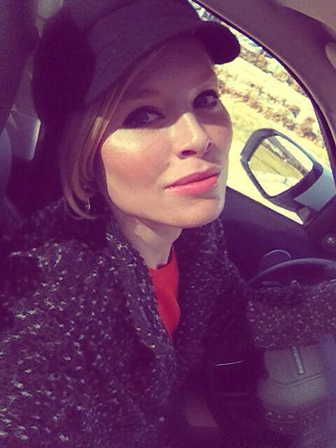 HOY MARTES 28-1-2014, FOTO DE SORAYA EN EL COCHE