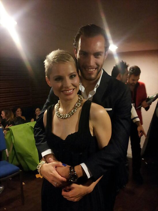 HOY VIERNES 21-3-2014, FOTO DE SORY Y SU NOVIO