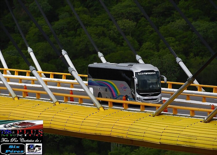 Futura Plus Volvo 9800 AUTOPISTA DEL SOL