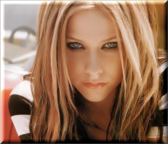 AVRIL LAVIGNE