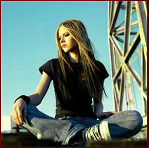 AVRIL LAVIGNE