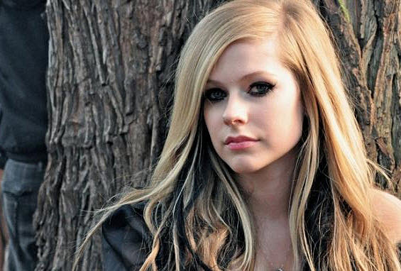AVRIL LAVIGNE