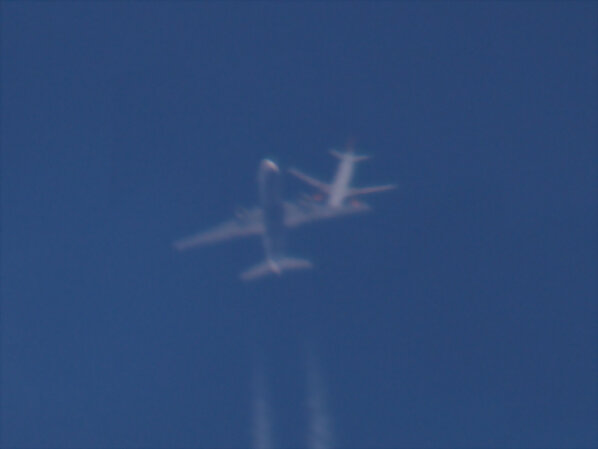 Boeing B777 vs Airbus A320