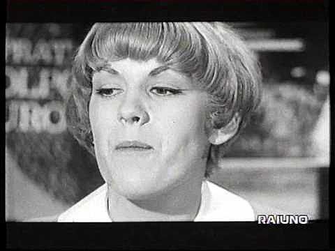CATERINA CASELLI - Nessuno mi pu&ograve; giudicare