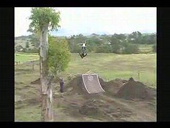 APRENDIENDO A HACER UN BACKFLIP CON UNA SCORPA