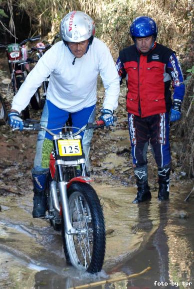 Voy cruzando el rio ...