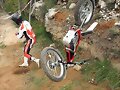 SALVA AGUADO DERRAPANDO Y LA MOTO ATERRIZANDO.