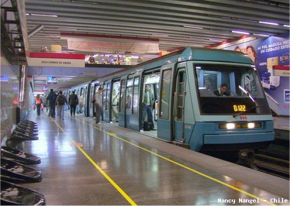 Metro de Santiago   (Chile)