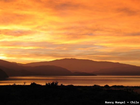 Atardecer lago Pehoe (Chile)