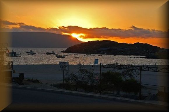 Atardecer Bahia Inglesa   (Chile)