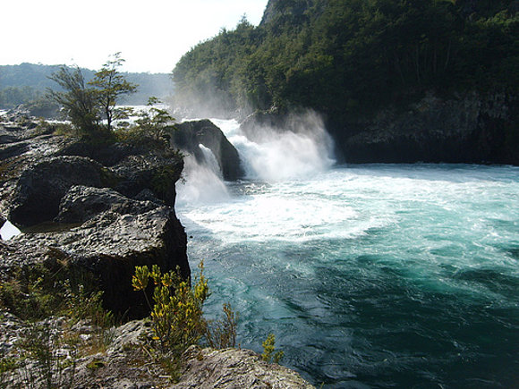Salto de Petrohue   (Chile)