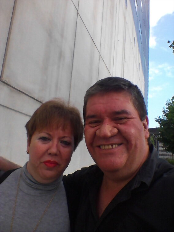 Con la mujer que ha sabido conquistar mi corazon