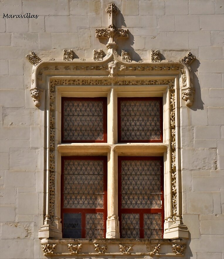 DETRÁS DE LA VENTANA