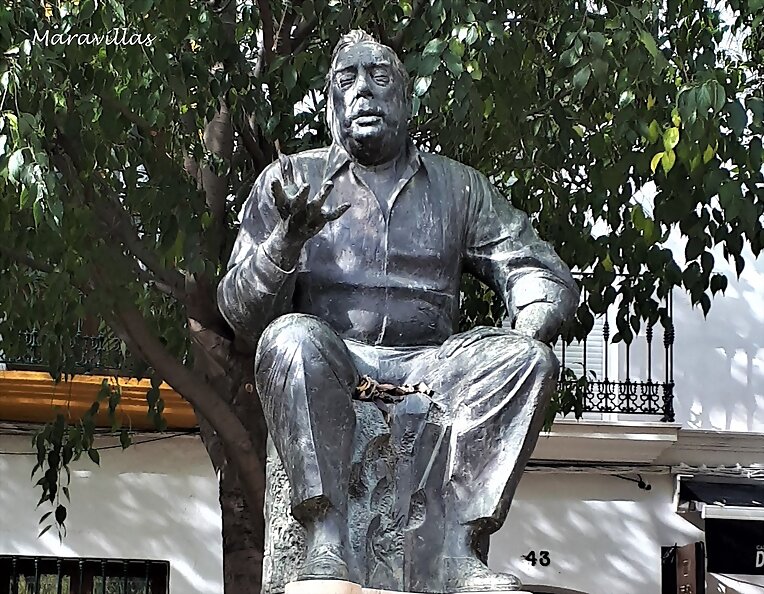 ENTRE ESTATUAS