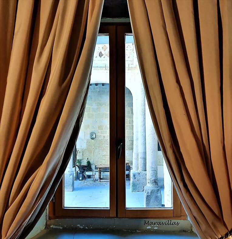 ABRIR O CERRAR LAS CORTINAS