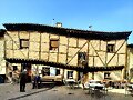 LA CASA TORCIDA