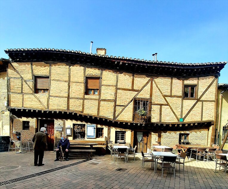 LA CASA TORCIDA