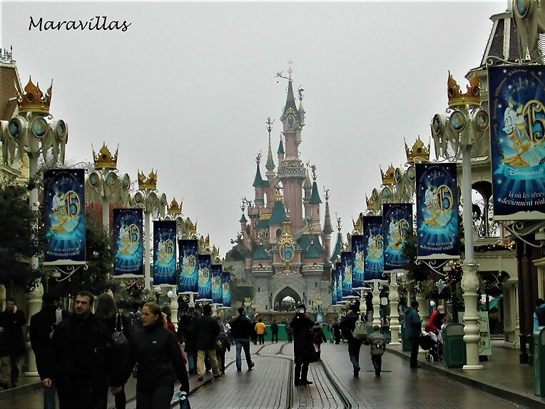 EL CASTILLO DE DISNEY
