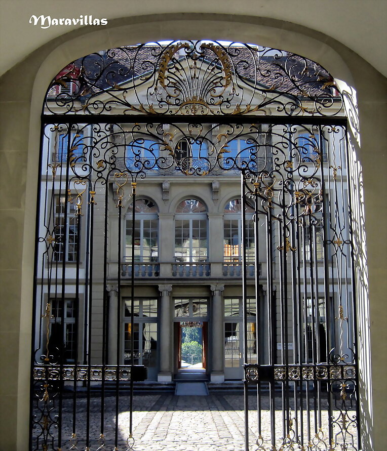 CERRANDO PUERTAS