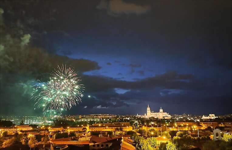 FUEGOS ARTIFICIALES