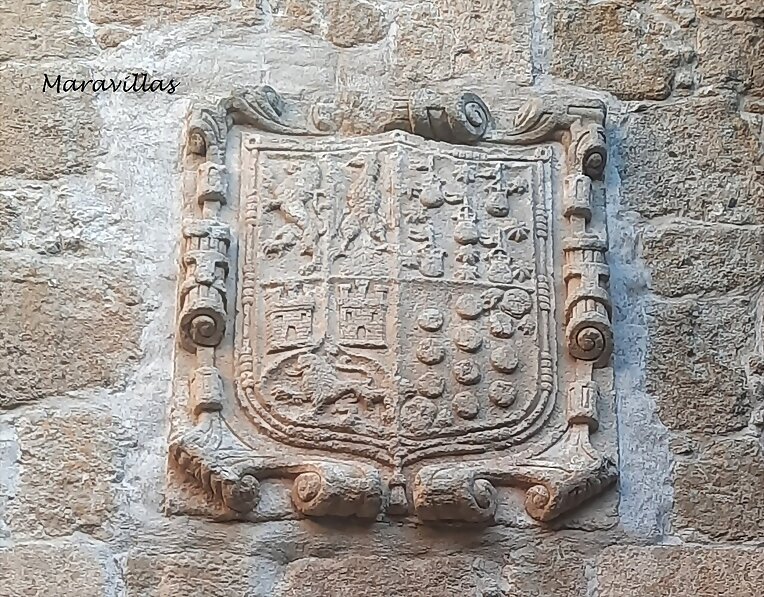UN PAR DE ESCUDOS