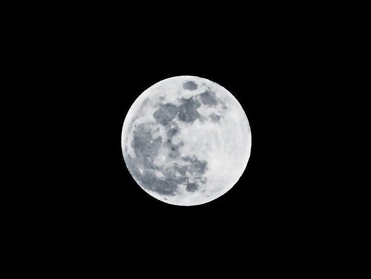 ¿DE QUIÉN ES LA LUNA?