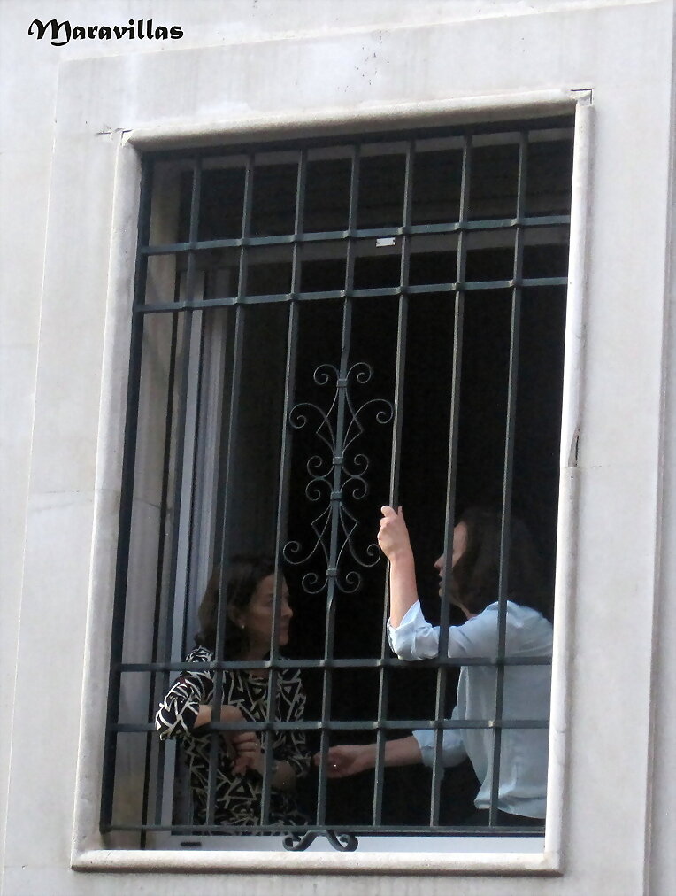 CON LA VENTANA ABIERTA