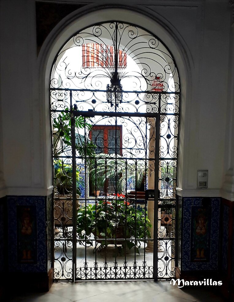 TE ESPERARÉ TRAS LA REJA