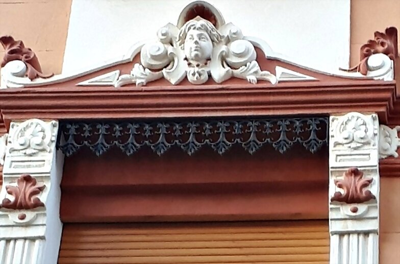 "CARAS,CARITAS,CAROTAS" -112-