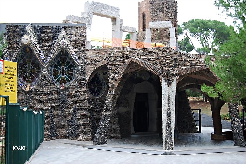 UN PASEO POR ....33-(21 )-LA COLONIA GÜELL-BCN