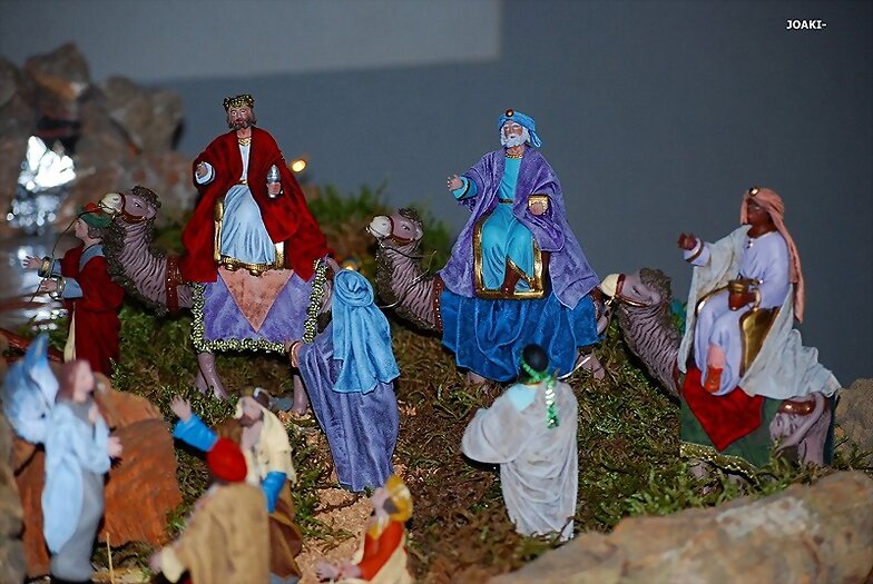 "YA VIENEN LOS REYES POR LAS MONTAÑAS..."