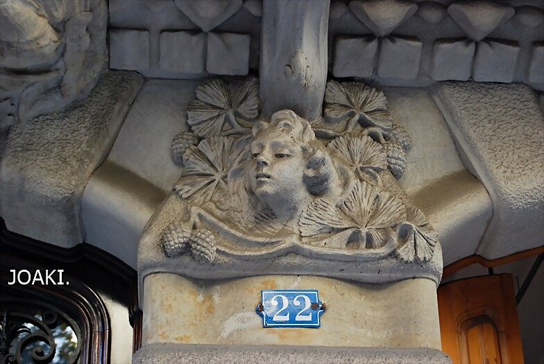 "CARAS,CARITAS,CAROTAS" -121-