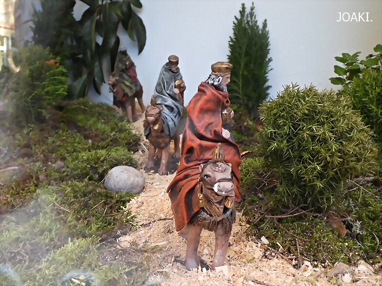 "YA VIENEN LOS REYES POR LAS MONTAÑAS..."