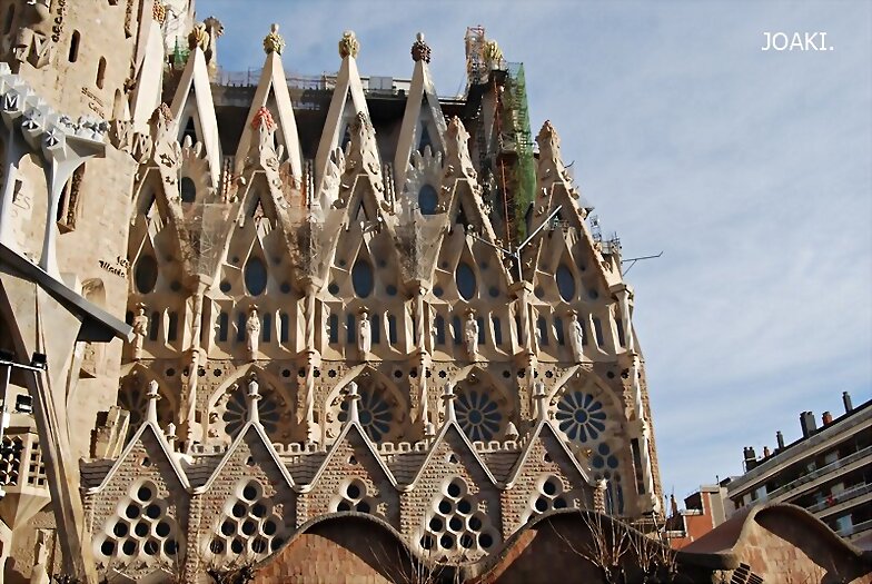 "LA SAGRADA FAMILIA ,FOTO A FOTO".-120-