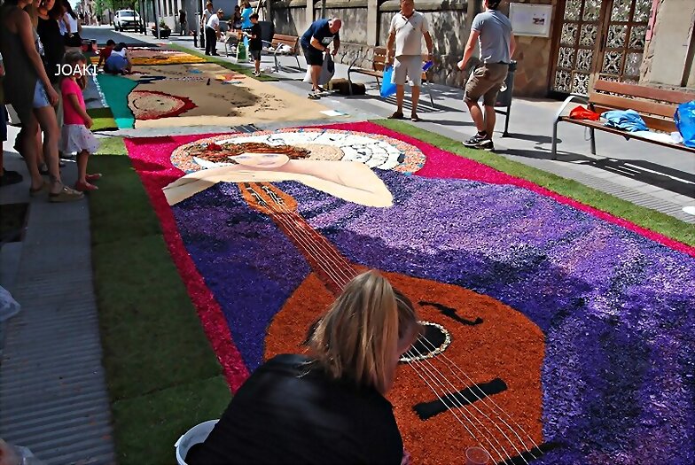 COSAS QUE OS CUENTO-46-(1)-CORPUS-ALFOMBRAS FLORES