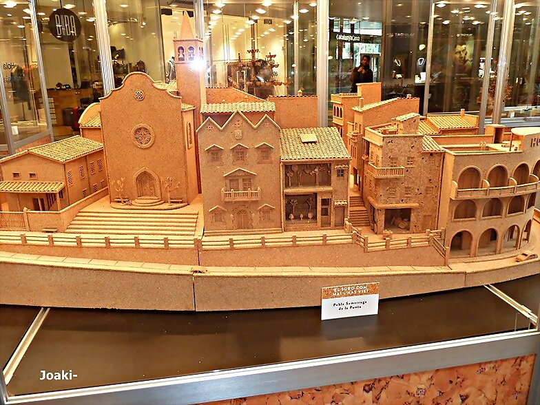 EXPOSICION FIGURAS DE CORCHO-