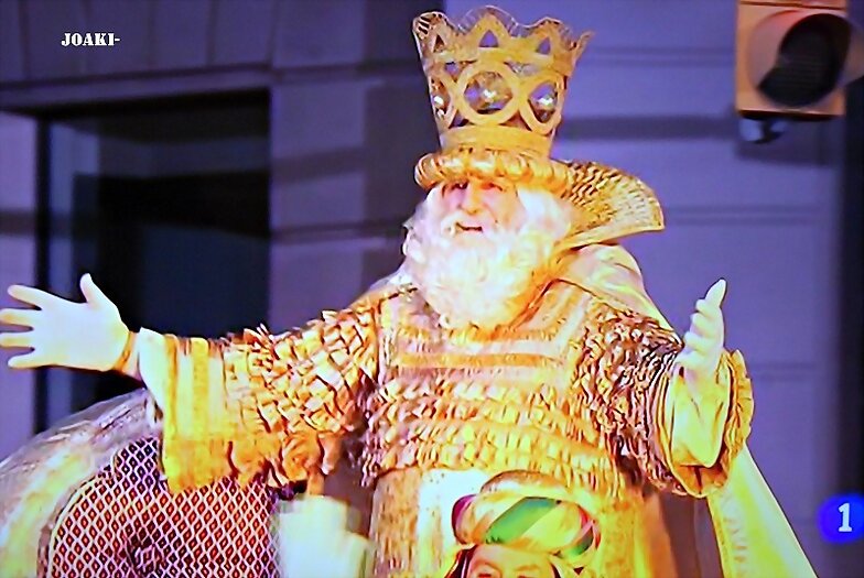 "YA VIENEN  LOS REYES POR LAS MONTAÑAS..."