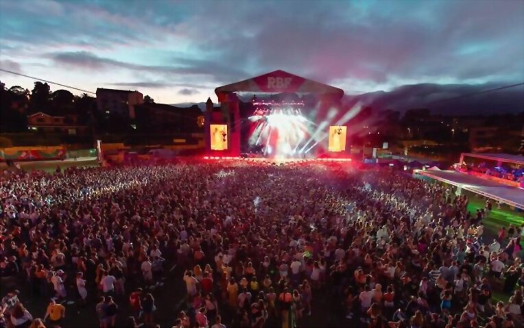 Reggaeton Beach Festival 2023