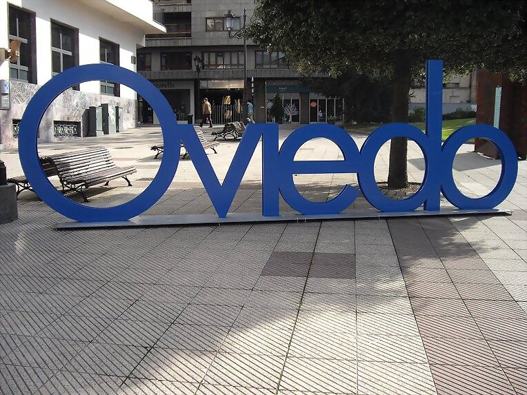 Quitaron las letras de Oviedo