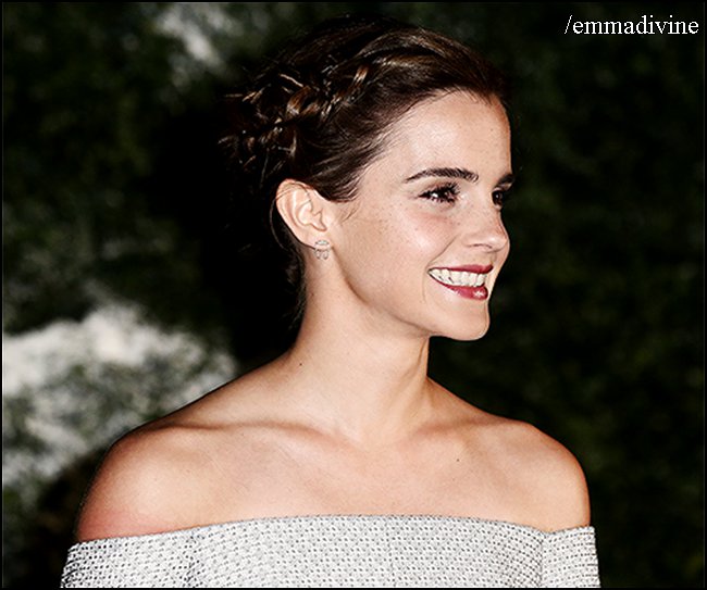 Emma en la Premiere de Bella y Bestia en Londres.