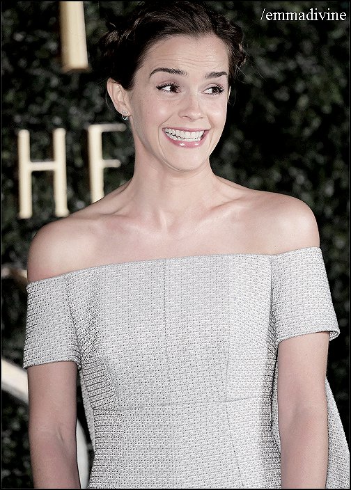 Emma en la Premiere Bella y Bestia en Londres
