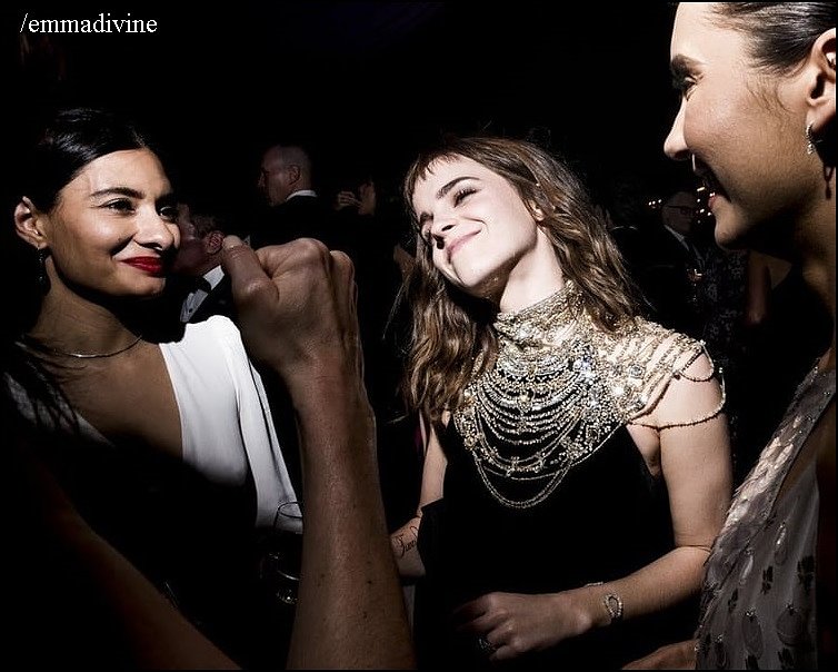 Emma Watson en la fiesta de los Oscars 2018