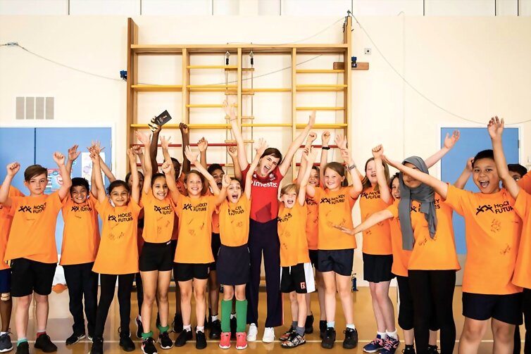 Emma de visita en un colegio de primaria