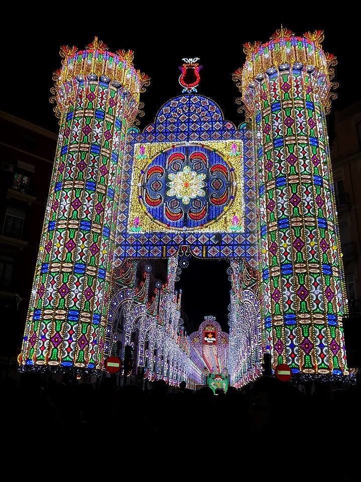 ESPECIAL FALLAS: LA ILUMINACION