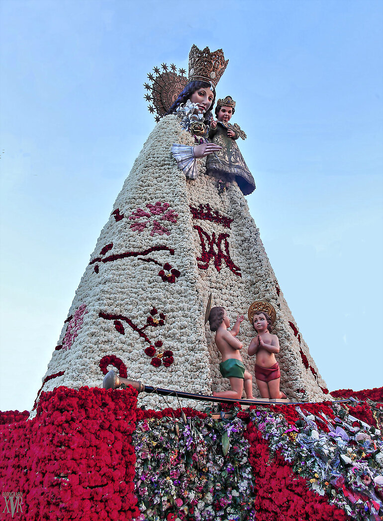 ESPECIAL FALLAS: LA OFRENDA DE FLORES