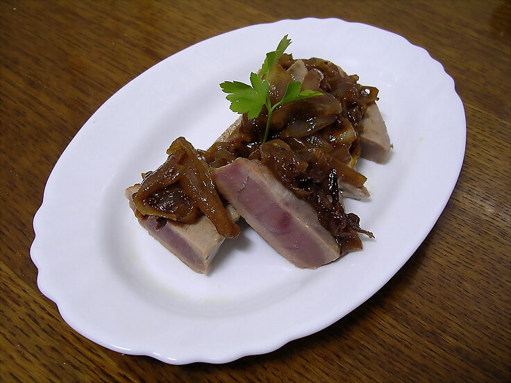 Atun encebollado