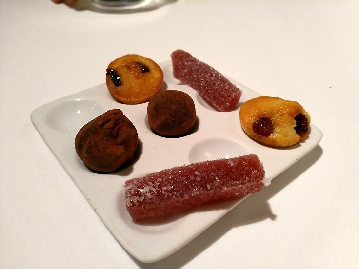 Petit-four
