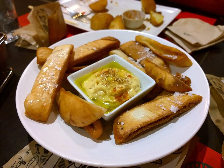 Hummus