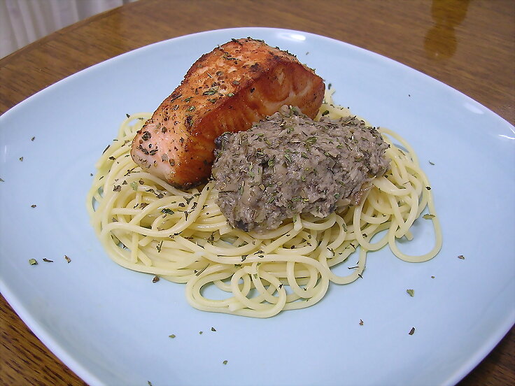 Salmon con pasta la naranja